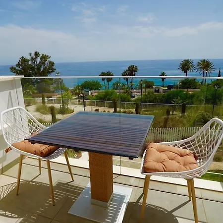 Διαμέρισμα Deluxe Sea View With A Swimming Pool *