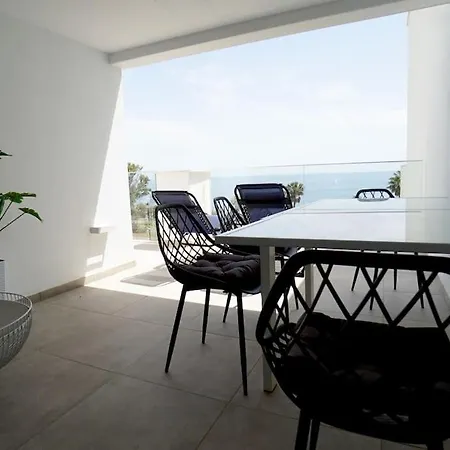Deluxe Sea View With A Swimming Pool Διαμέρισμα *