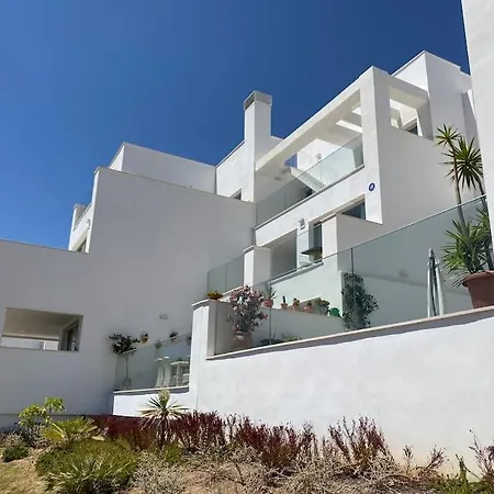 Deluxe Sea View With A Swimming Pool Διαμέρισμα *